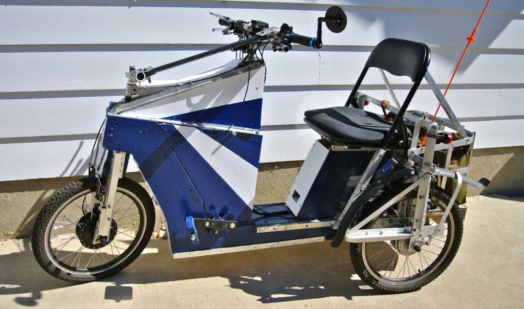 Hybrid low step thru scooter